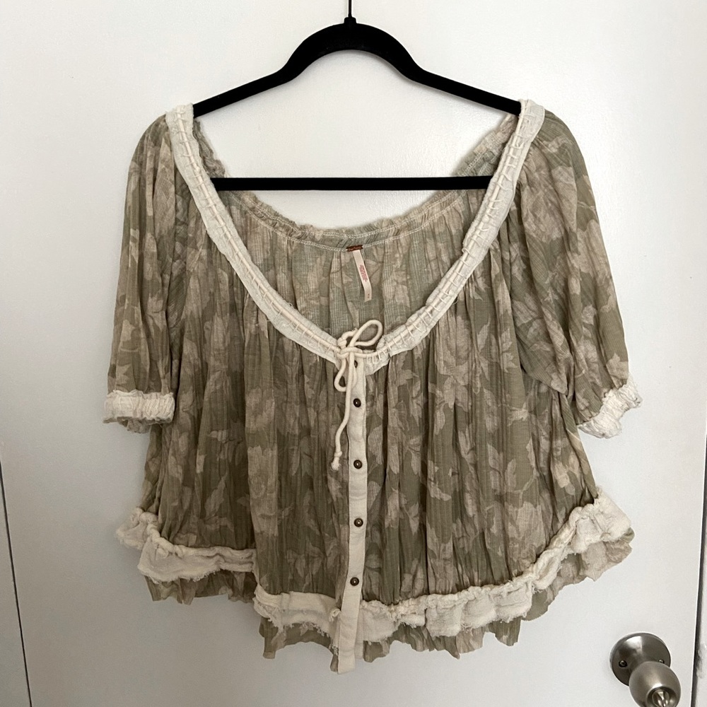 Free People Top - Size Small - Worn Once - Green and White Flower Pattern